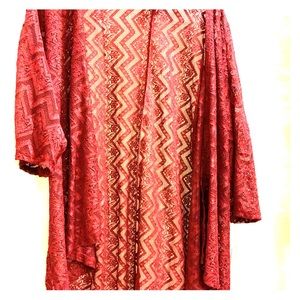 NWT Maroon Lularoe Lindsay Small